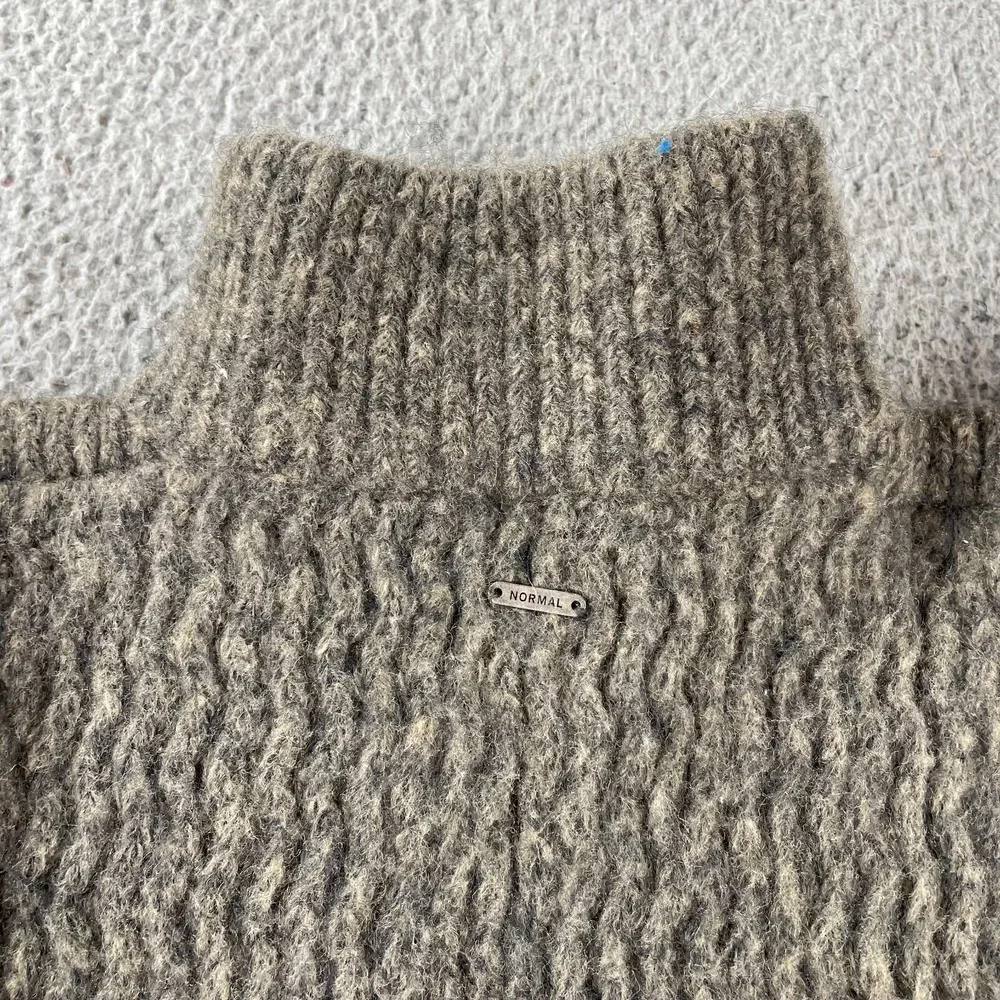 The Normal Brand Mountain Knit Poncho Womens OS‎ Wool Blend Knit Soft Comfy NEW